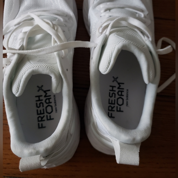 EUC New Balance Women's Fresh Foam Tempo V1 Running Shoe - Picture 11 of 11